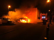 فيديو: إحتراق مركبة منتصف الليلة الماضية في شارع ييفت دون وقوع إصابات 